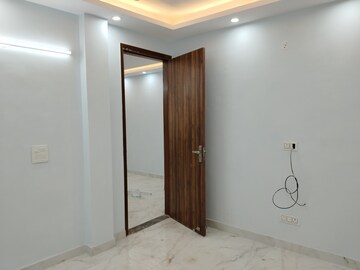 Room in 2 BHK Apartment at Khirki Extension – for Rent