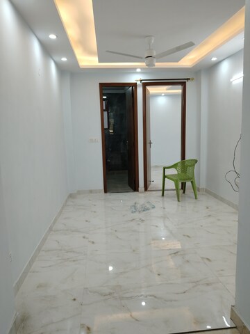 Room in 2 BHK Apartment at Khirki Extension – for Rent