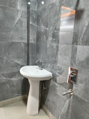 Bathroom in 2 BHK Apartment at Khirki Extension – for Rent