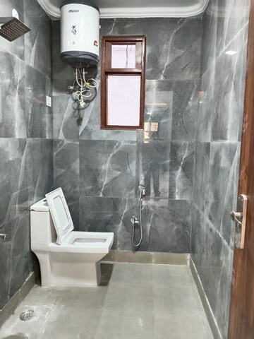 Bathroom in 2 BHK Apartment at Khirki Extension – for Rent