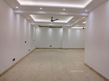  Warehouse For Rent in Khirki Extension