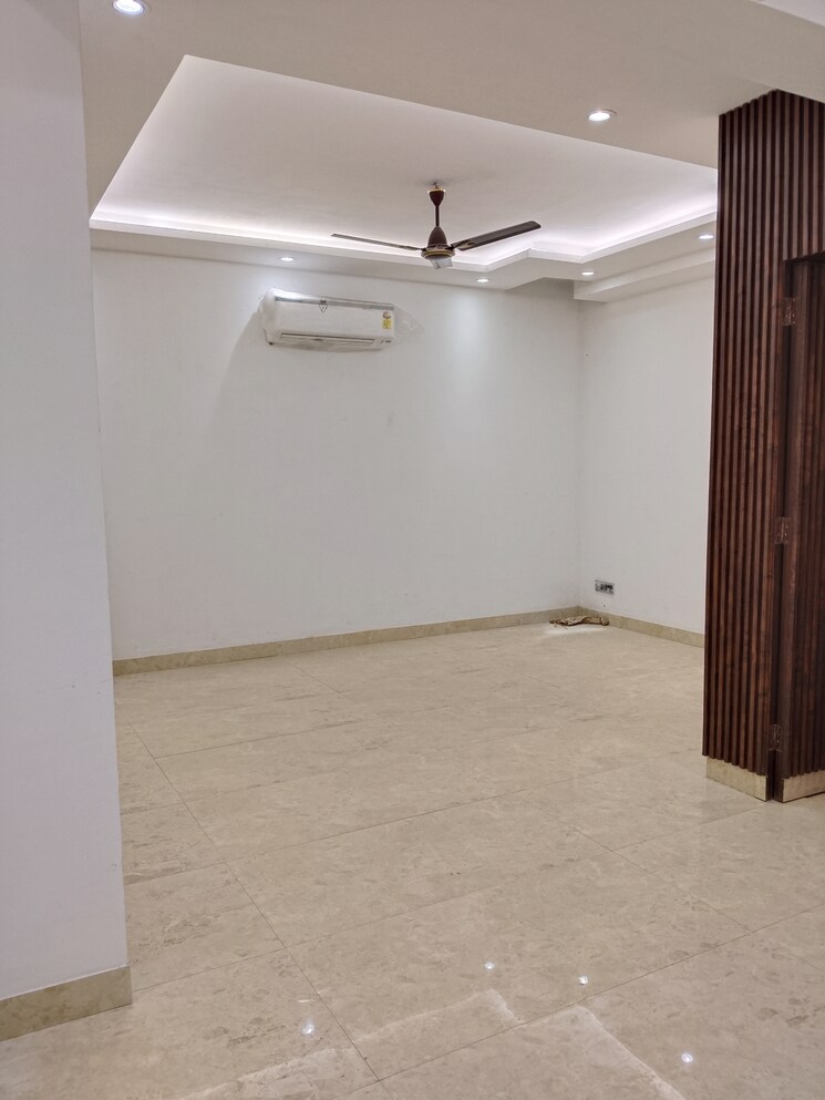 Room, khirki extension Commercial Warehouse 4000 Sq.Ft. In Khirki Extension Delhi 8024177