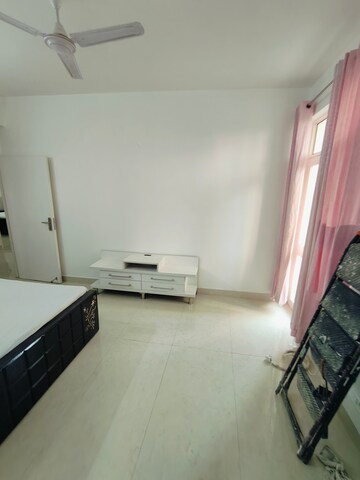 Room in 3 BHK Builder Floor at Ansal Sushant Apartments, Sushant Lok I – for Rent