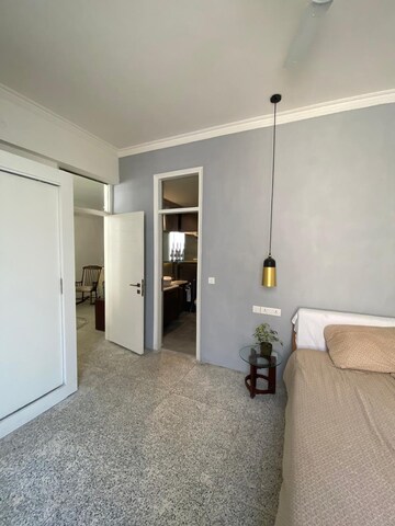 Room in 2.5 BHK Apartment at Greater Kailash I – for Rent