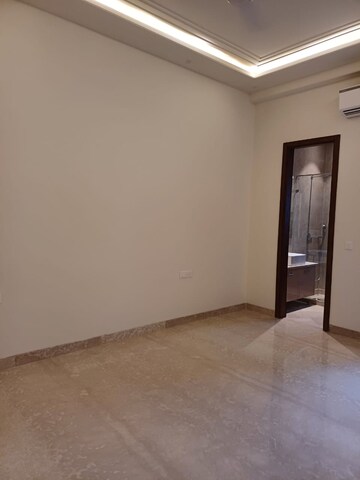 Room in 3 BHK Apartment at Greater Kailash I – for Rent