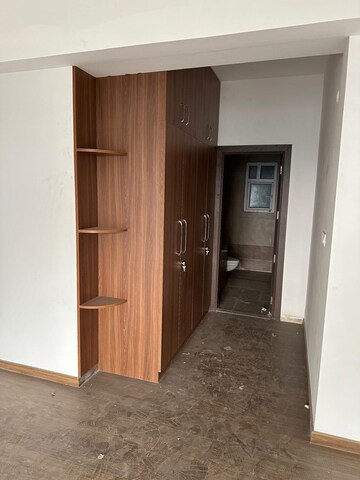 Room in 4 BHK Apartment at ATS Le Grandiose, Sector 150 – for Rent