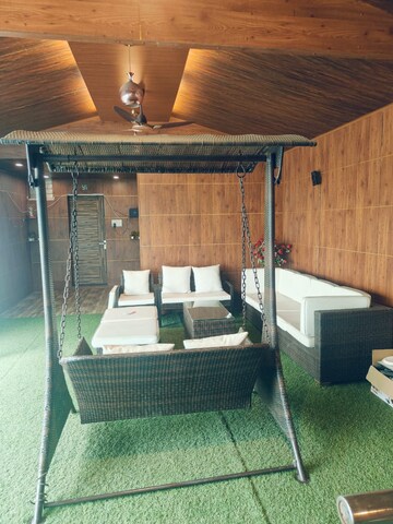 Living Room in 4 BHK Apartment at Green Park Extension – for Rent