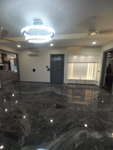 Parking in 3 BHK Builder Floor at Kohli One Malibu Town, Sector 47 – for Rent