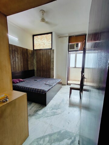 Living Room in 1 BHK Builder Floor at Ansal Sushant Lok I, Sector 43 – for Rent
