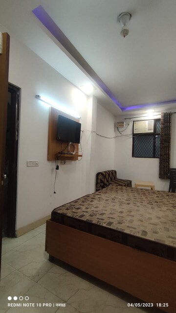 Bedroom in 1 BHK Builder Floor at Ansal Sushant Lok I, Sector 43 – for Rent