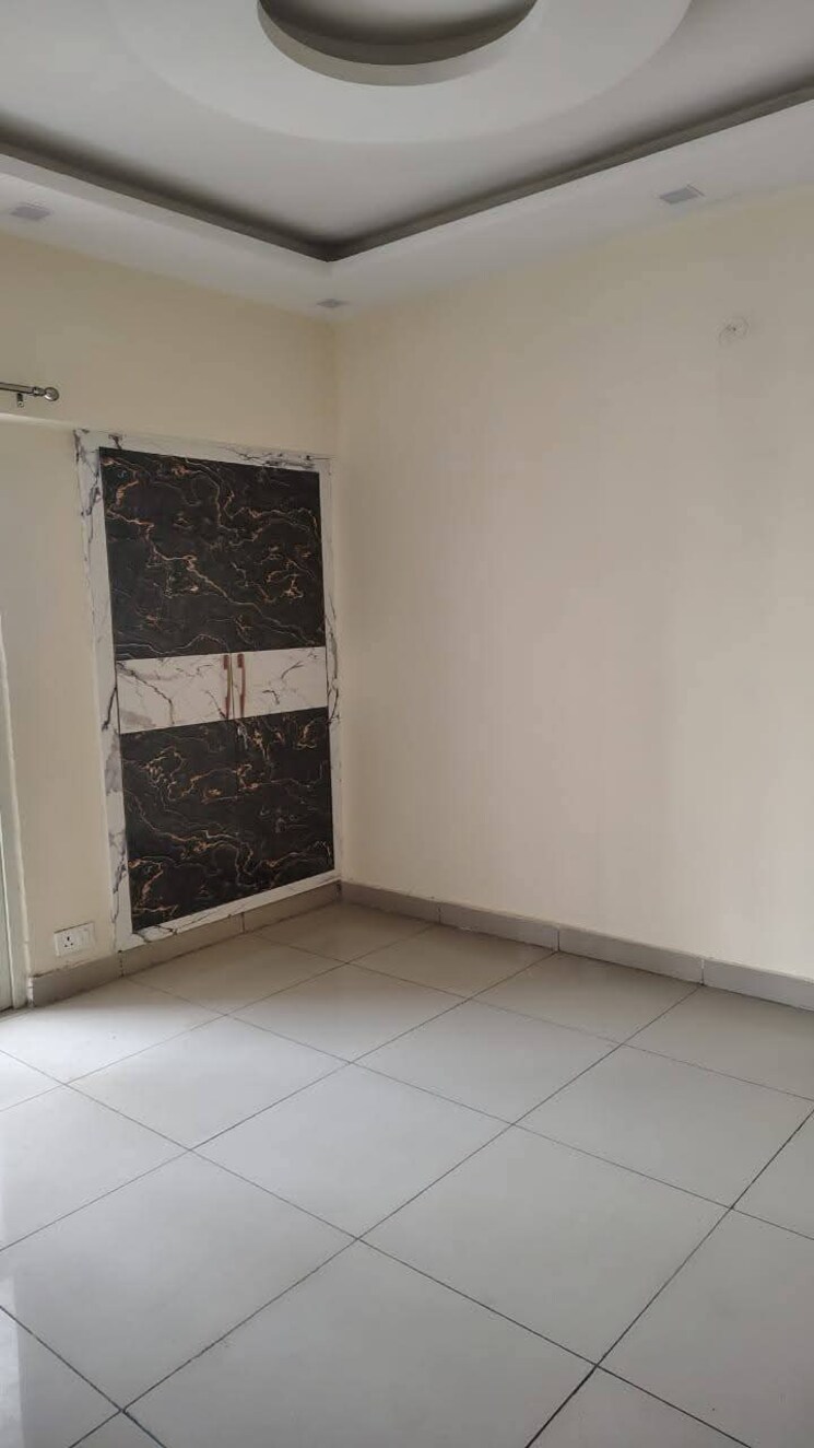 Room, rof-aalayas 3 Bedroom 750 Sq.Ft. Apartment In Sector 102 Gurgaon 8024343