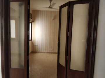 Room in 3 BHK Apartment at Safdarjang Enclave – for Rent