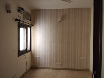 Room in 3 BHK Apartment at Safdarjang Enclave – for Rent