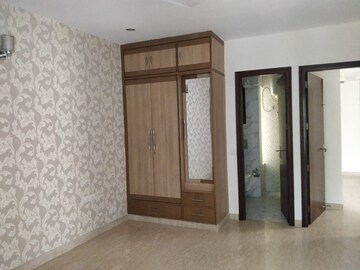 Room in 3 BHK Apartment at Safdarjang Enclave – for Rent