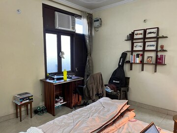 Gym in 2 BHK Apartment at Sarvodya Enclave – for Rent