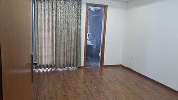 Room in 4 BHK Apartment at Vasant Vihar – for Rent