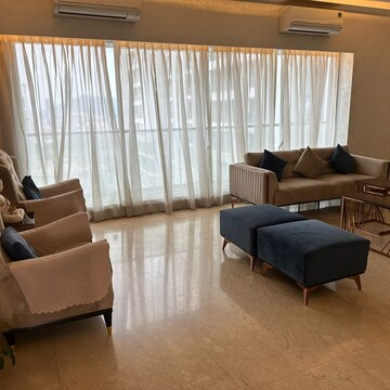 Living Room in 4 BHK Apartment at Sheth Avalon, Laxmi Nagar – for Sale
