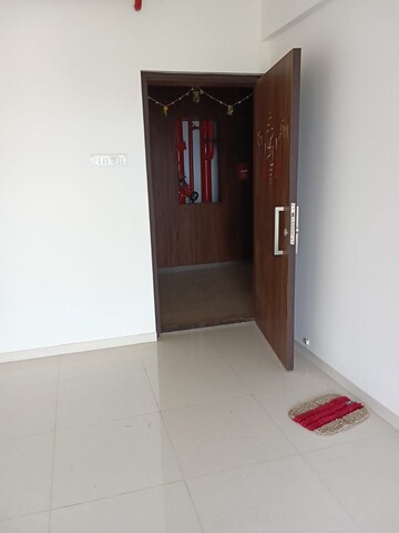 Room in 1 BHK Apartment at Vihang Valley Phase 3, Kasarvadavali – for Rent