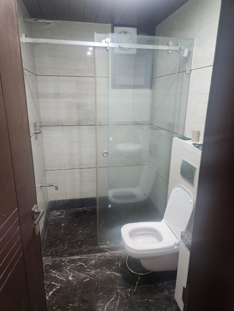 Attached Bathroom, alkapuri 3 Bedroom 2400 Sq.Ft. Apartment In Alkapuri Vadodara 8024724