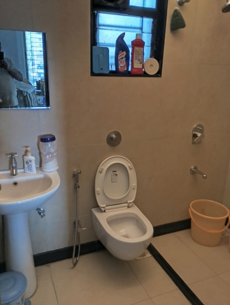 Bathroom, sakore-nagar-chs 2 Bedroom 750 Sq.Ft. Apartment In Viman Nagar Pune 8024758