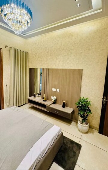 Room in 3 BHK Villa at Sector 15 – for Rent