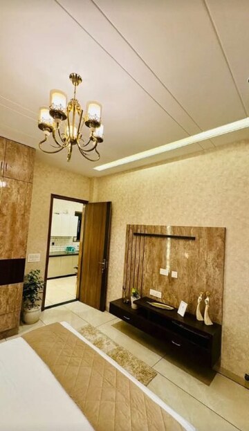 Room in 3 BHK Villa at Sector 15 – for Rent