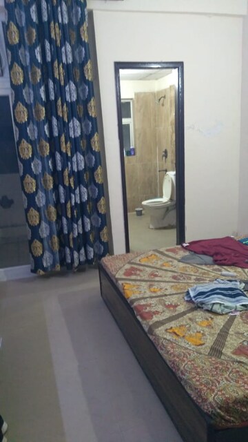 Master Bedroom in 3 BHK Apartment at Sector 4, Greater Noida – for Rent