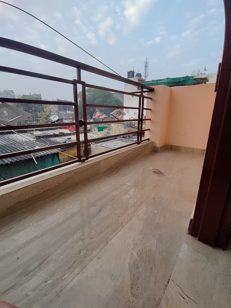 Balcony, chhajjupur 1 Bedroom 450 Sq.Ft. Builder Floor In Chhajjupur Delhi 8024826