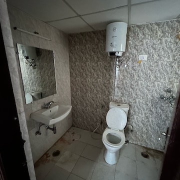 Attached Bathroom in 3.5 BHK Apartment at Amrapali Riverview, Amrapali Leisure Valley – for Rent