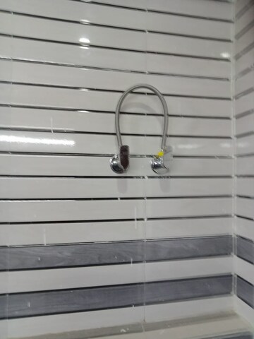 Master Bedroom in 3 BHK Builder Floor at Sector 14 – for Rent