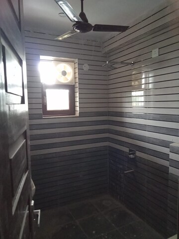 Parking in 3 BHK Builder Floor at Sector 14 – for Rent