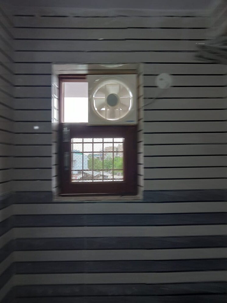  Parking, sector 14 3 Bedroom 1700 Sq.Ft. Builder Floor In Sector 14 Gurgaon 8024980