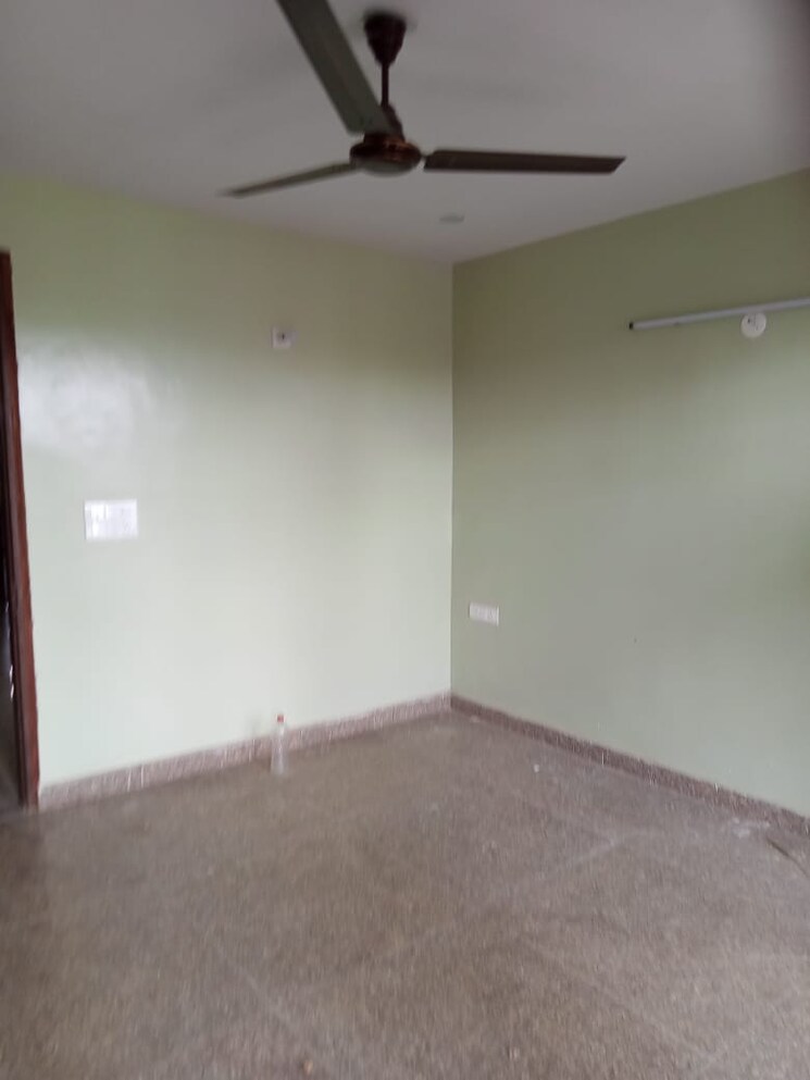 Room, sector 14 3 Bedroom 1700 Sq.Ft. Builder Floor In Sector 14 Gurgaon 8024980