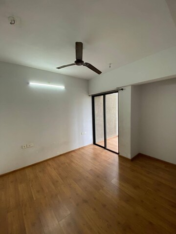 Room in 2.5 BHK Apartment at Lodha Palava City, Dombivli East – for Rent