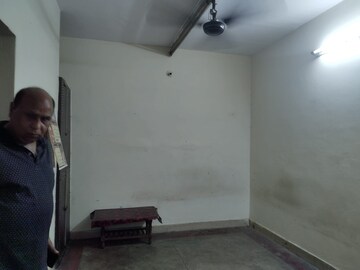 Room in 1 BHK Villa at RWA Apartments Sector 19, Sector 19 – for Rent