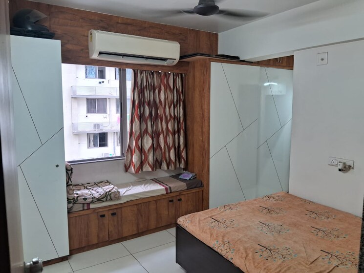 Bedroom, vaishnodevi circle 2 Bedroom 110 Sq.Yd. Apartment In Vaishnodevi Circle Ahmedabad 8025065