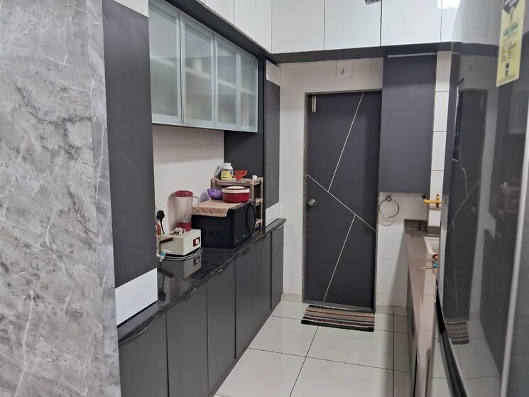 Kitchen, vaishnodevi circle 2 Bedroom 110 Sq.Yd. Apartment In Vaishnodevi Circle Ahmedabad 8025065