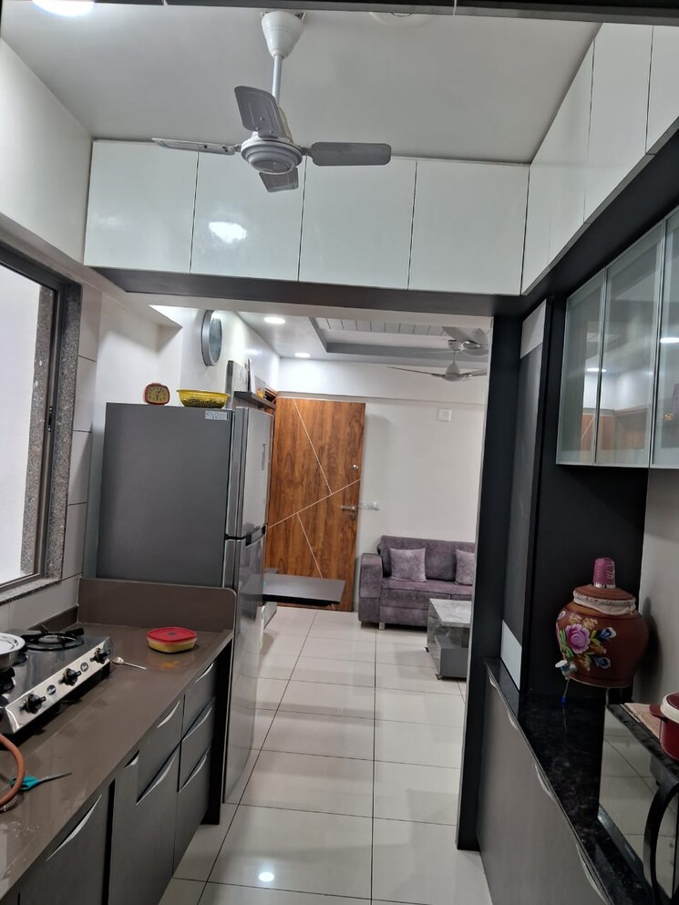 Living Room, vaishnodevi circle 2 Bedroom 110 Sq.Yd. Apartment In Vaishnodevi Circle Ahmedabad 8025065