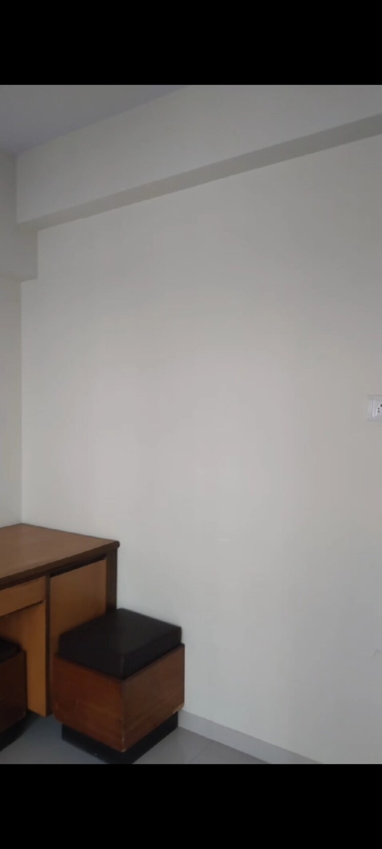 Room, dadar west 2 Bedroom 510 Sq.Ft. Apartment In Dadar West Mumbai 8025122