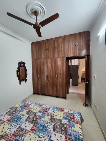 Bedroom in 3 BHK Apartment at Sheikh Sarai – for Rent
