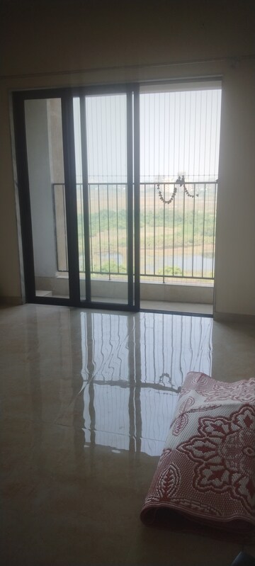 2 BHK Apartment For Rent in Sunteck West World, Naigaon East