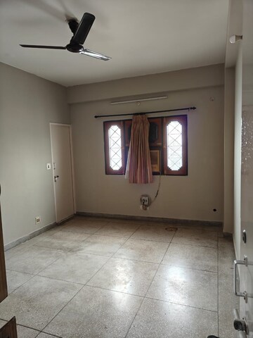 Room in 2 BHK Apartment at Vikas Nagar – for Rent