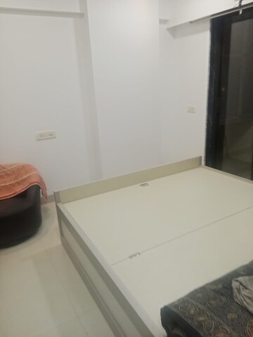 Furnished Amenities in 2 BHK Apartment at Kukreja Complex, Bhandup West – for Rent