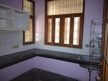 Room in 1.5 BHK Independent House at Vikas Nagar – for Rent