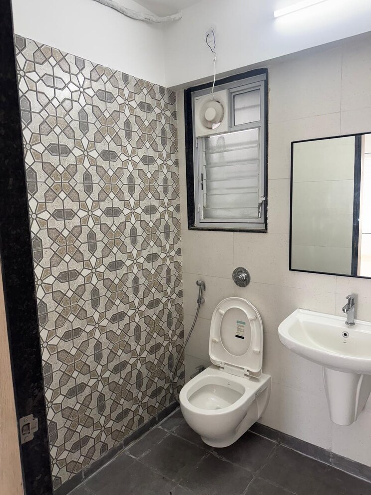 Bathroom, shree-venkatesh-graffiti-glover 2 Bedroom 825 Sq.Ft. Apartment In Keshav Nagar Pune 8025154