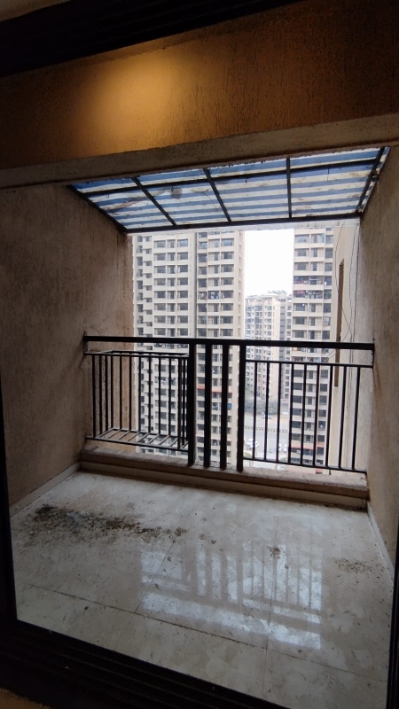 1 BHK + Pooja Room Apartment For Sale in Raunak City Sector 4