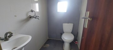Bathroom in 3 BHK Apartment at Civitech Sampriti, Sector 77 – for Rent