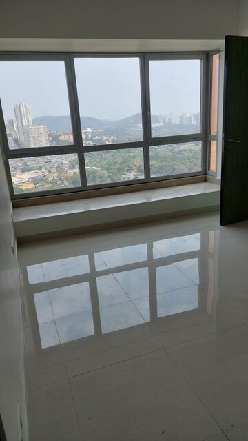 Room in 3 BHK Apartment at DB Orchid Woods, Goregaon East – for Rent