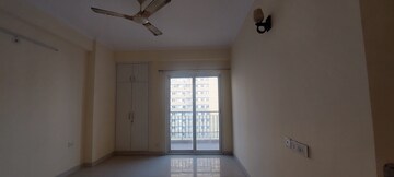 Room in 3 BHK Apartment at Maxblis Grand Wellington, Sector 75 – for Rent