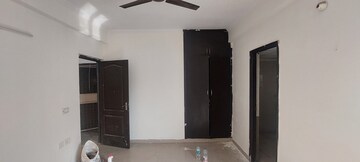 Room in 3 BHK Apartment at Gardenia Golf City, Sector 75 – for Rent